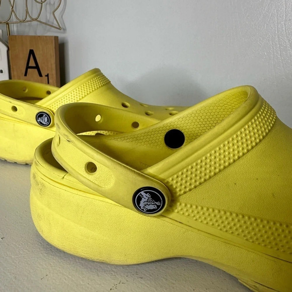CROCS Yellow Wedge Iconic Comfort Women’s - Size 9 - Picture 9 of 9